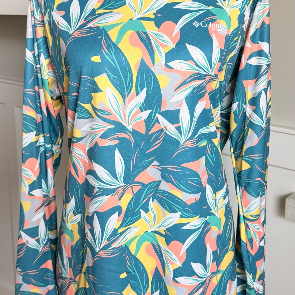 NWOT Columbia XL Rash Guard Leaf Print Long Sleeve Shirt - Teal and Yellow
